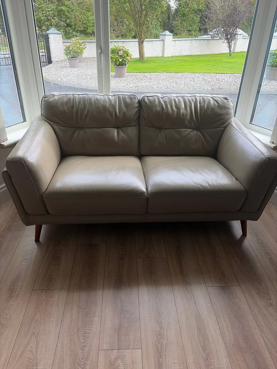 Leather couch - Image 2