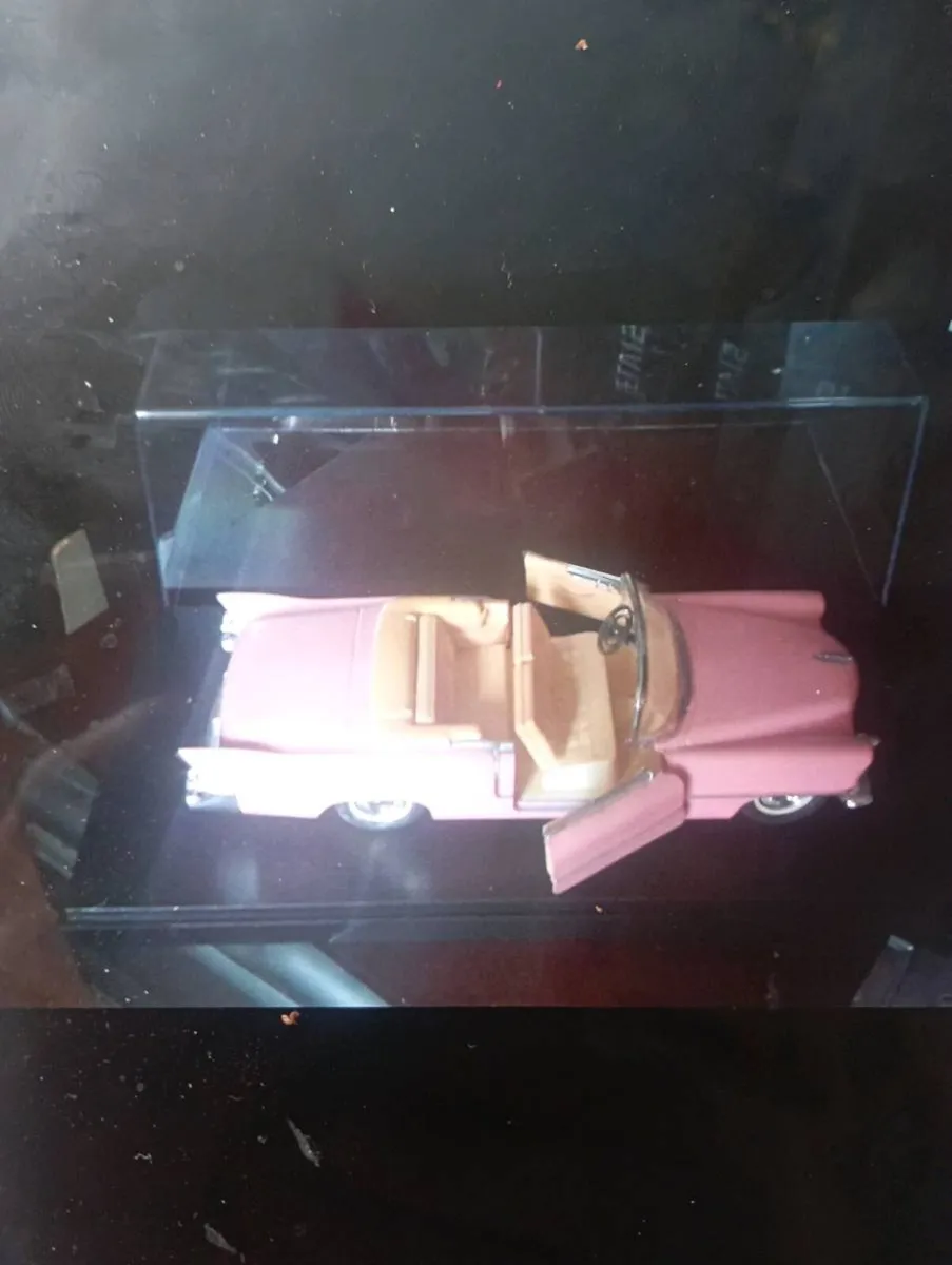 VINTAGE 1955 SOLIDO 1-18 SCALE PINK CADILLAC  CAR - Image 2