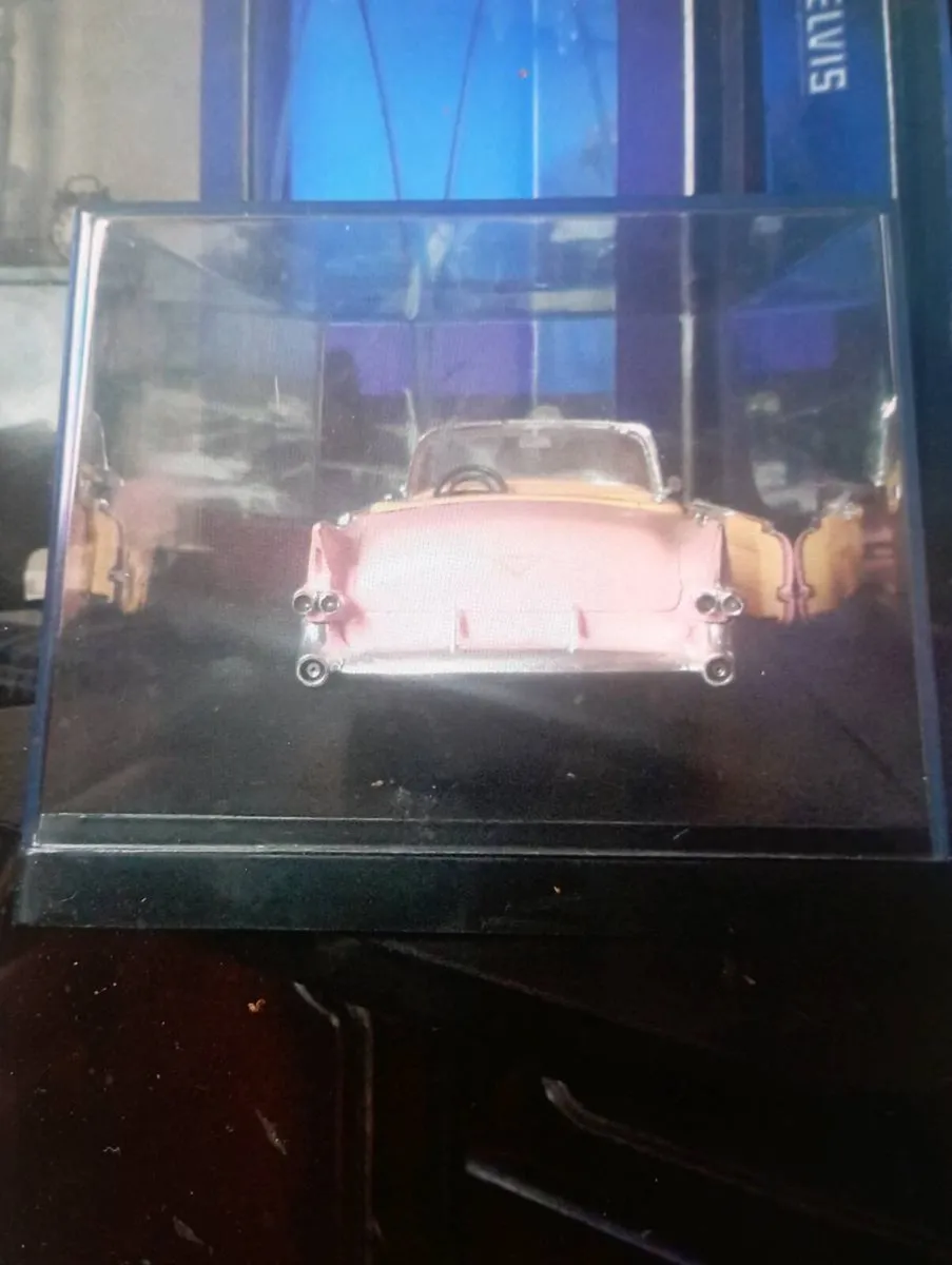 VINTAGE 1955 SOLIDO 1-18 SCALE PINK CADILLAC  CAR - Image 4