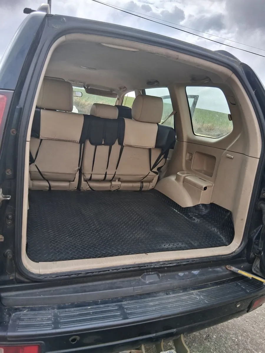 Toyota Land Cruiser 2005 - Image 2