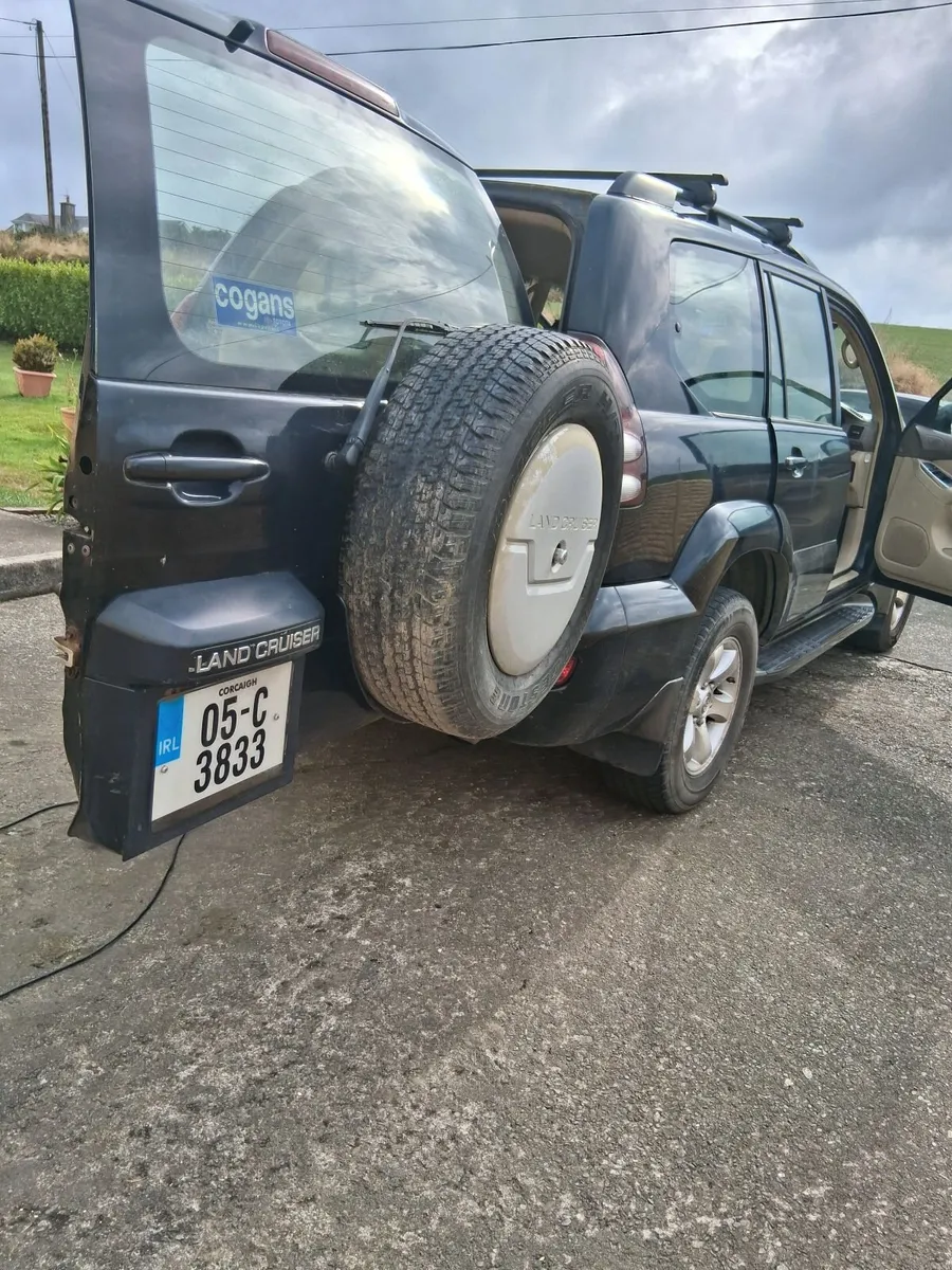 Toyota Land Cruiser 2005 - Image 3