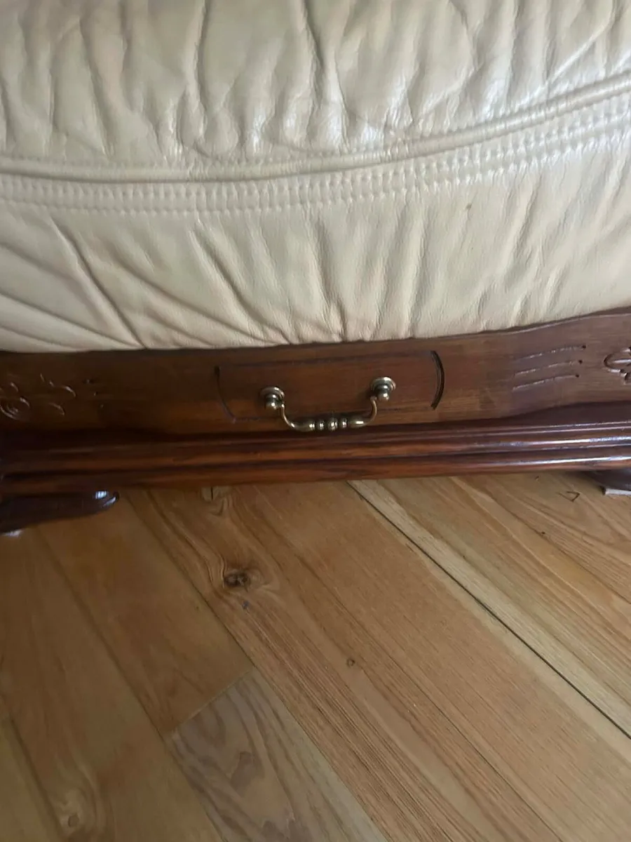 Suite of furniture - Image 4