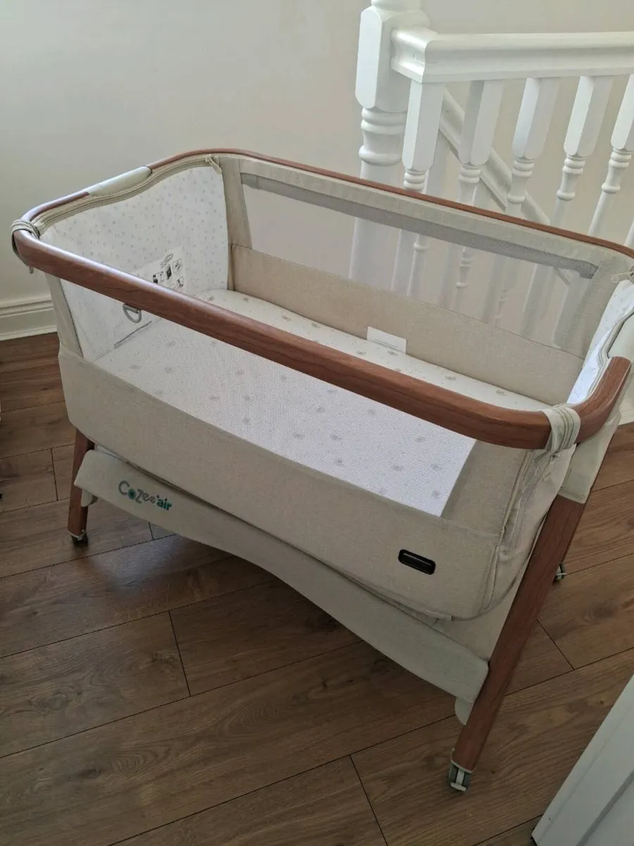 Tutti bambini CoZee bedside crib - Image 1
