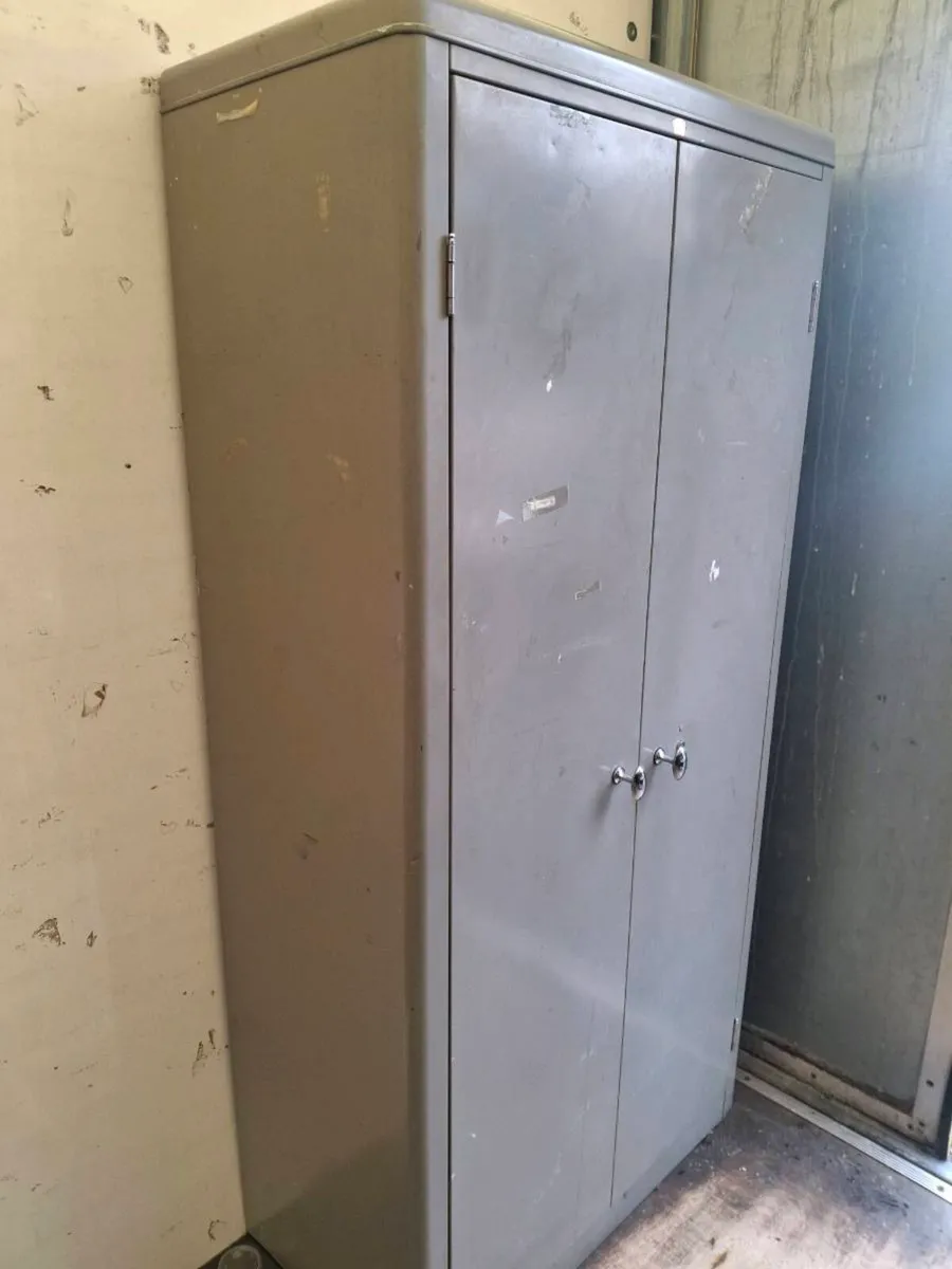 Howden steel cabnet - Image 1