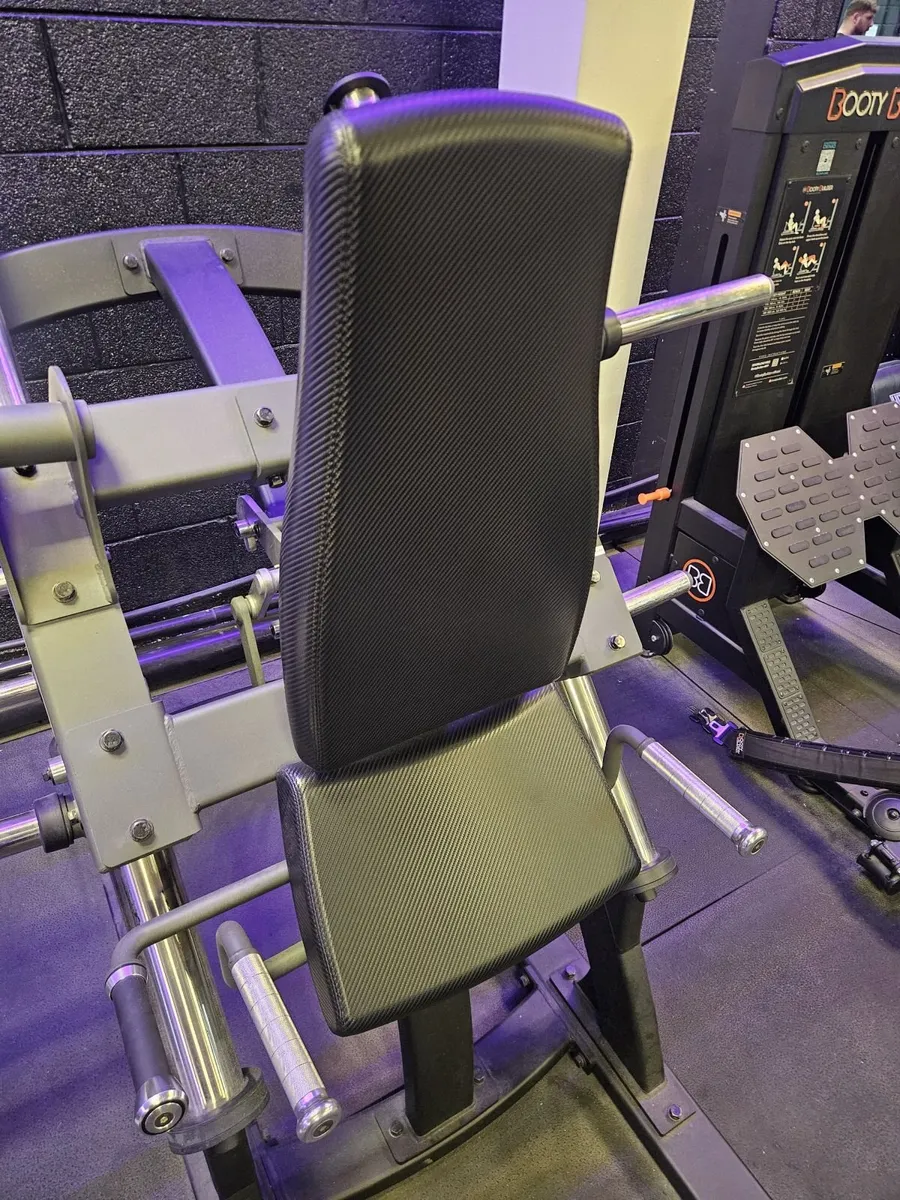 Bodytone Solid Rock SR09E 45° Hack Squat for sale. - Image 4