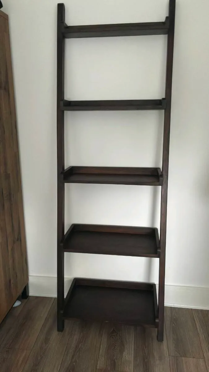 Leaning Shelf - Image 1