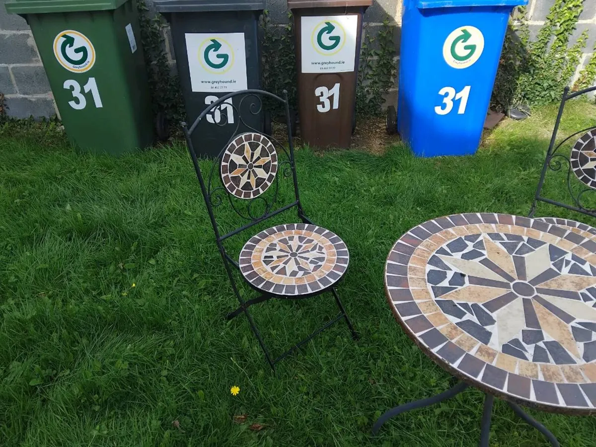 Mosaic Table and four chairs - Image 2