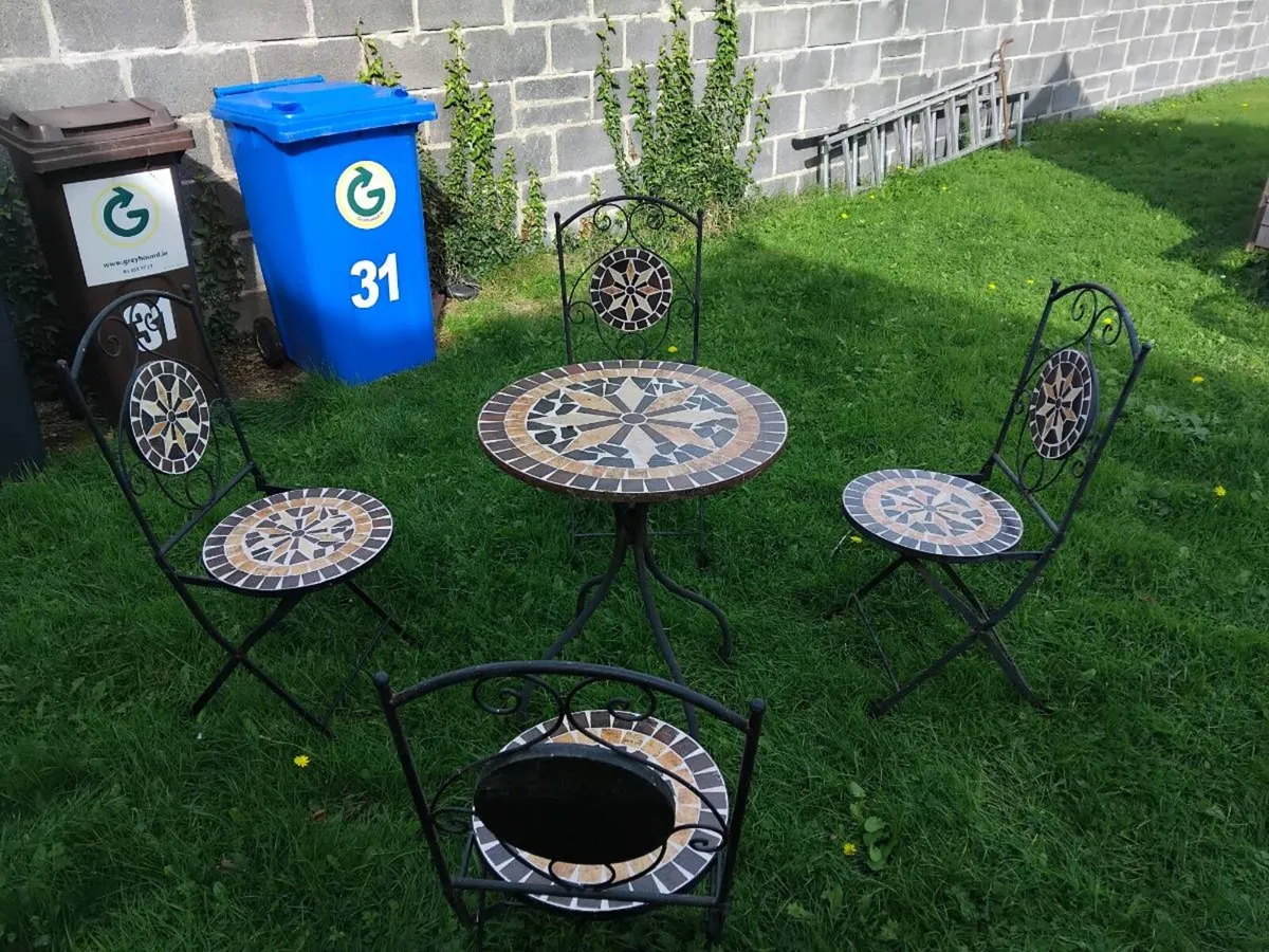 Mosaic Table and four chairs - Image 3