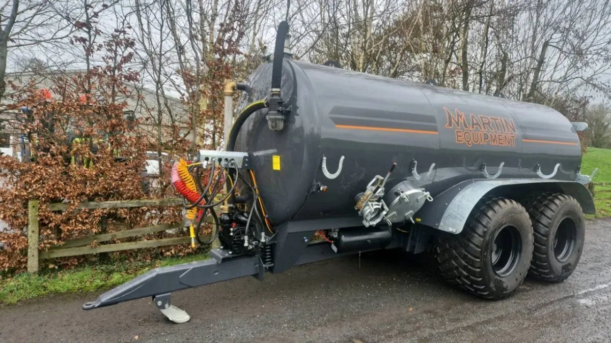 Slurry tanker - Image 1