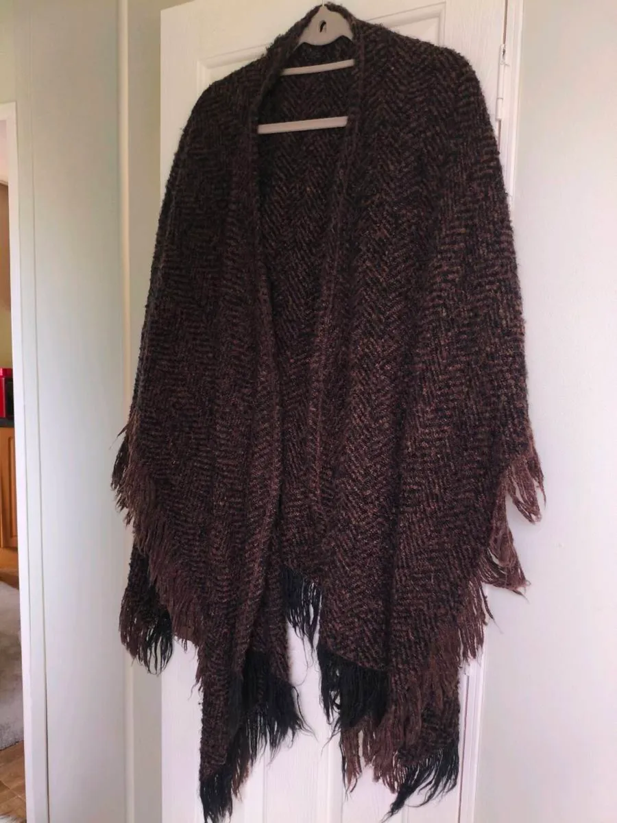 Beautiful,shawl made from acrylic wool 30 Euro - Image 1