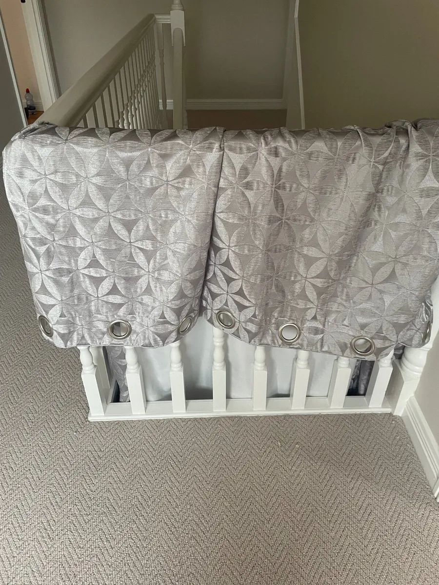Bedroom curtains - Image 2