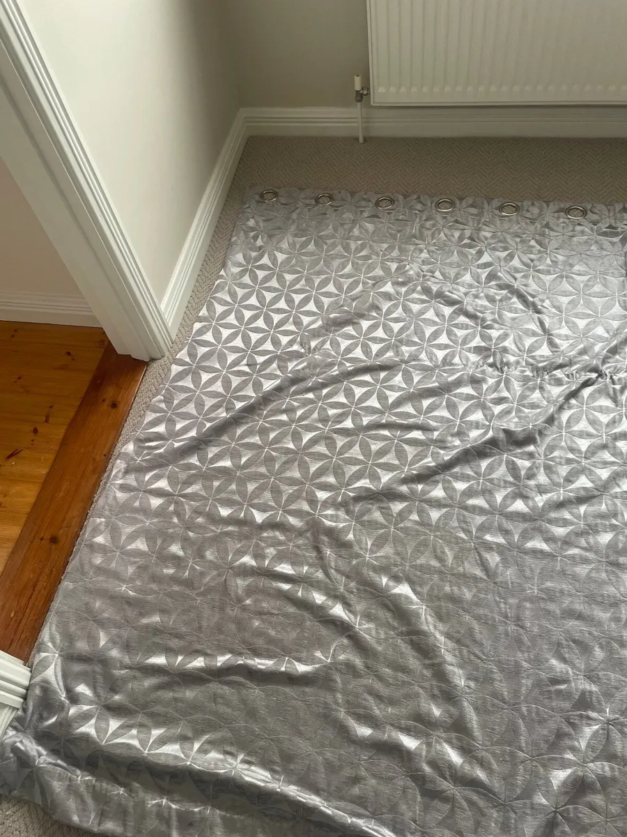 Bedroom curtains - Image 1