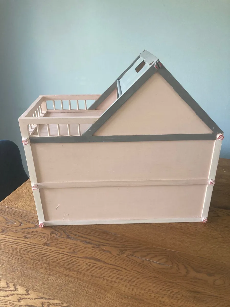 Wooden dolls house - Image 3