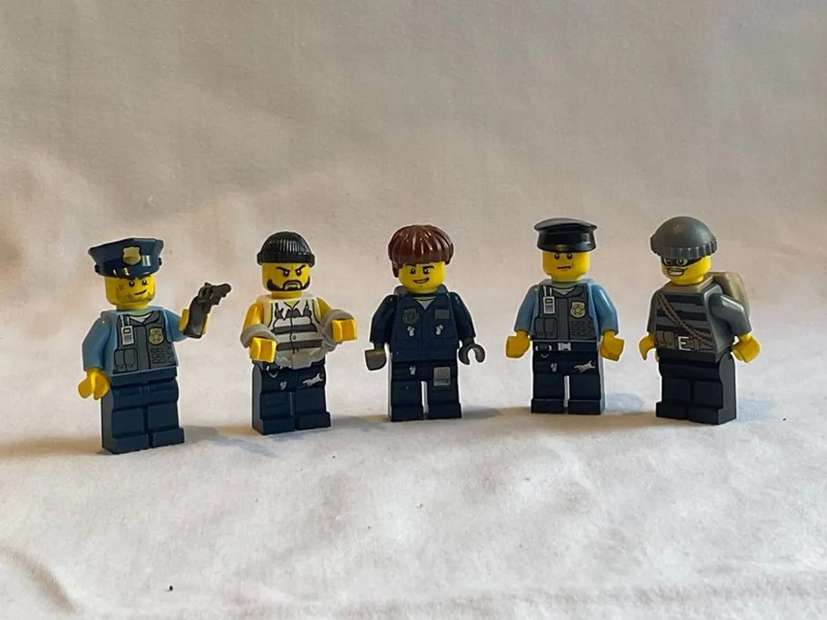 Lego City figurines x 5