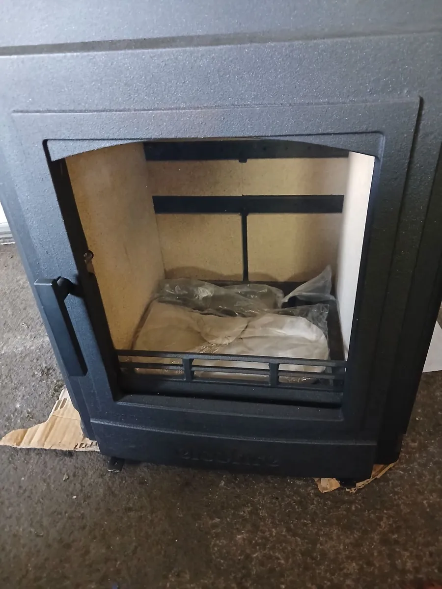 Elcofire 6.8 kw luna inset stove - Image 2
