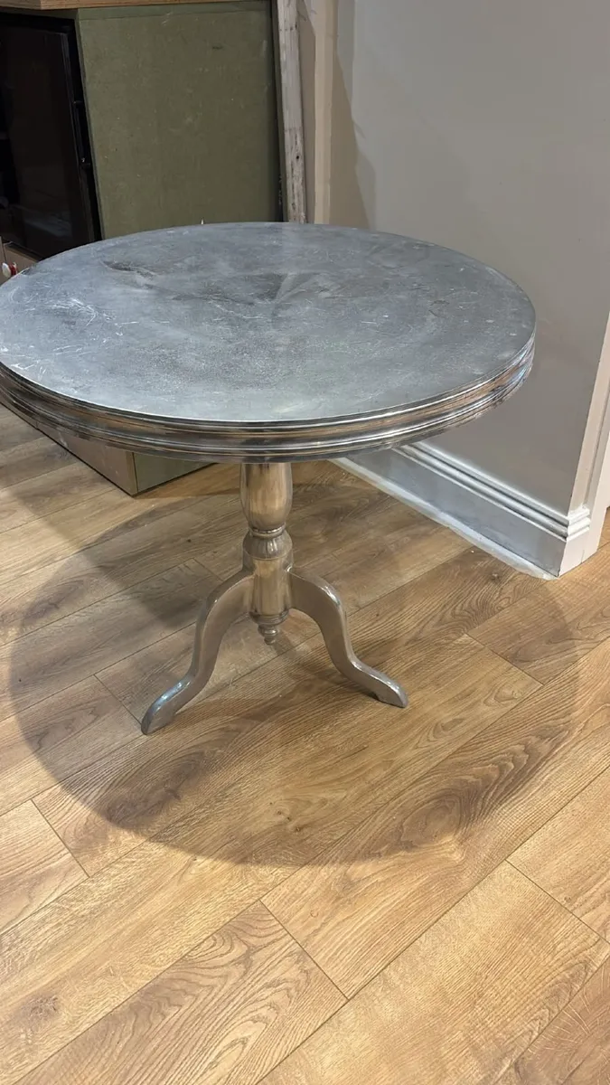 Salon furniture - Image 2