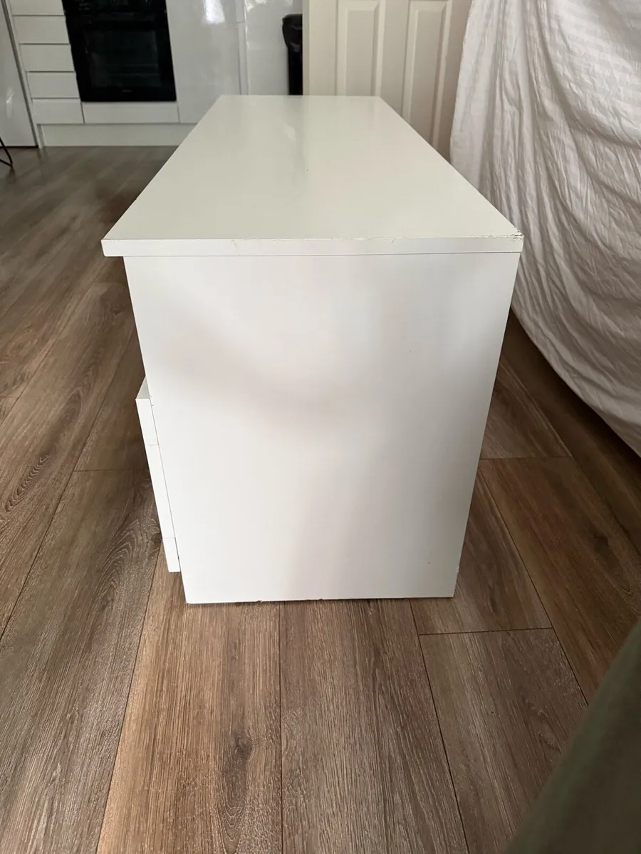 Quick sale: White TV Unit – €30 - Image 3