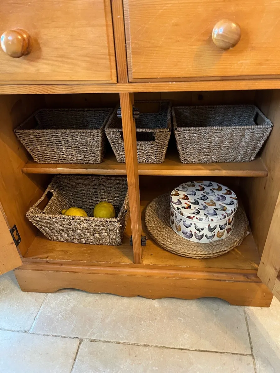 Dresser - Image 4
