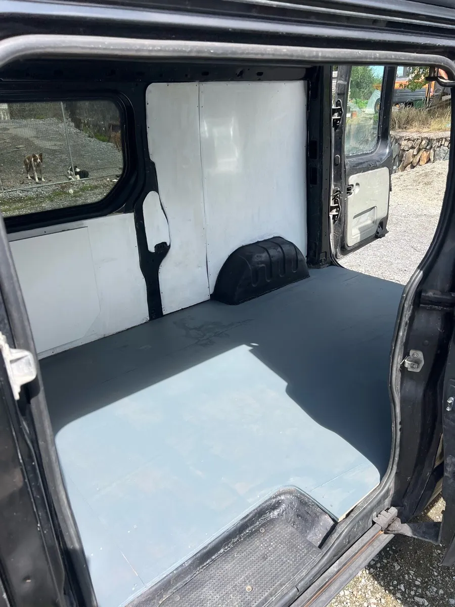 Campervan - Image 4