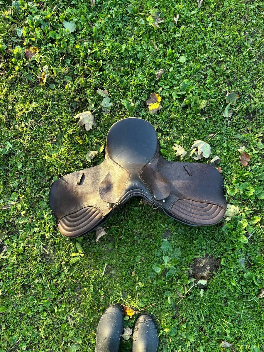 15” brown saddle - Image 1