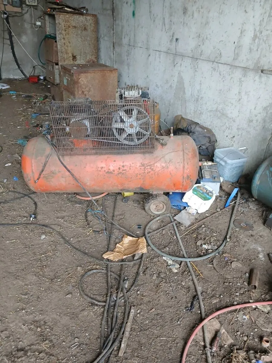 Air compressor - Image 1