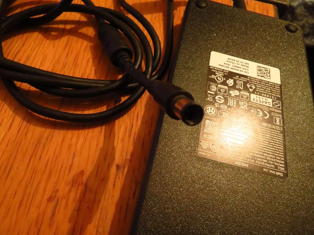 240 Watt Dell Charger - Image 4