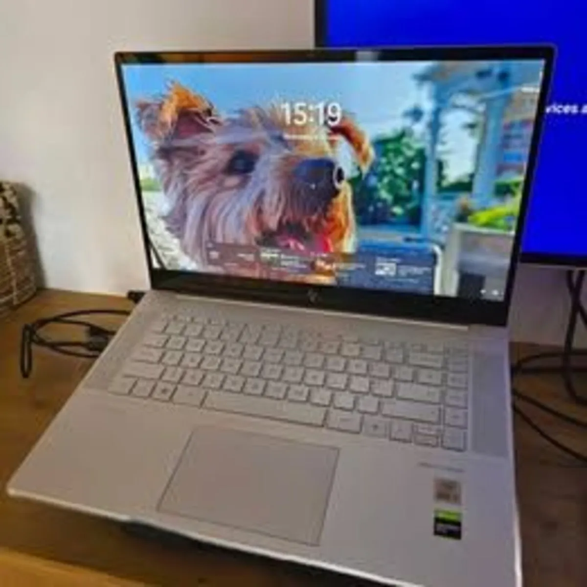 HP ENVY LAPTOP - Image 1