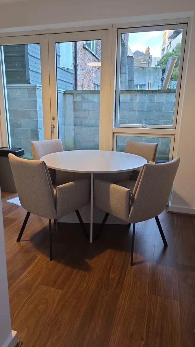 Table & Chairs - Image 1