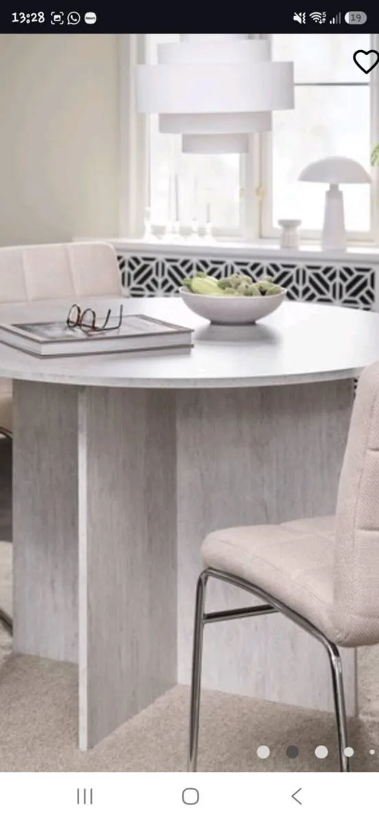 Table & Chairs - Image 4