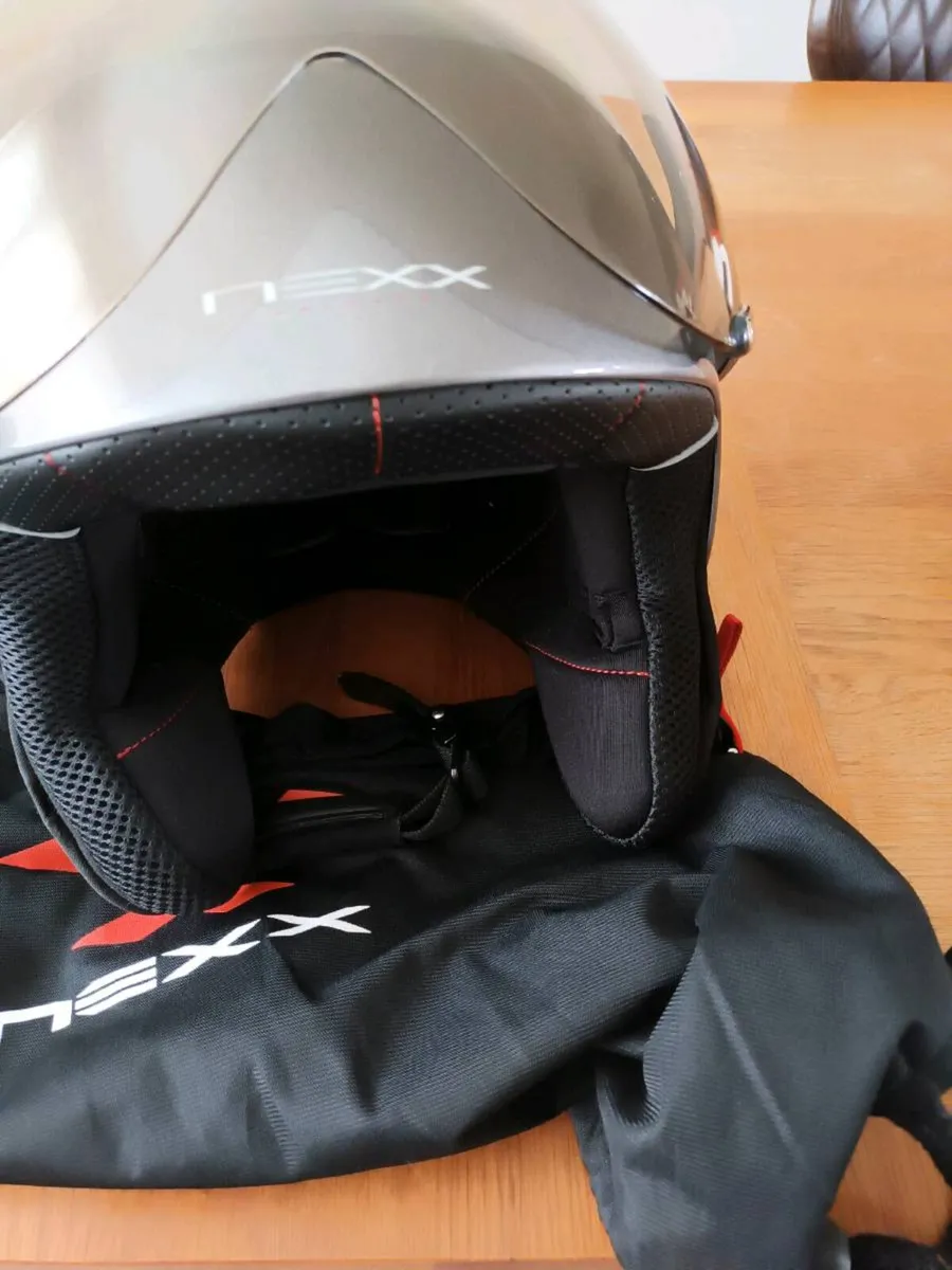 Helmets and goggles - Image 2