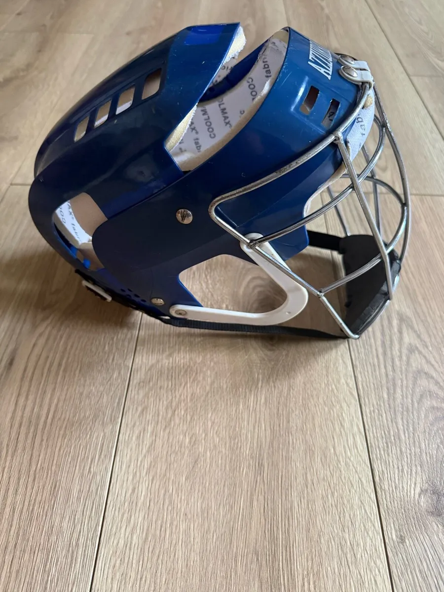 Azzurri helmet- old style - Image 3