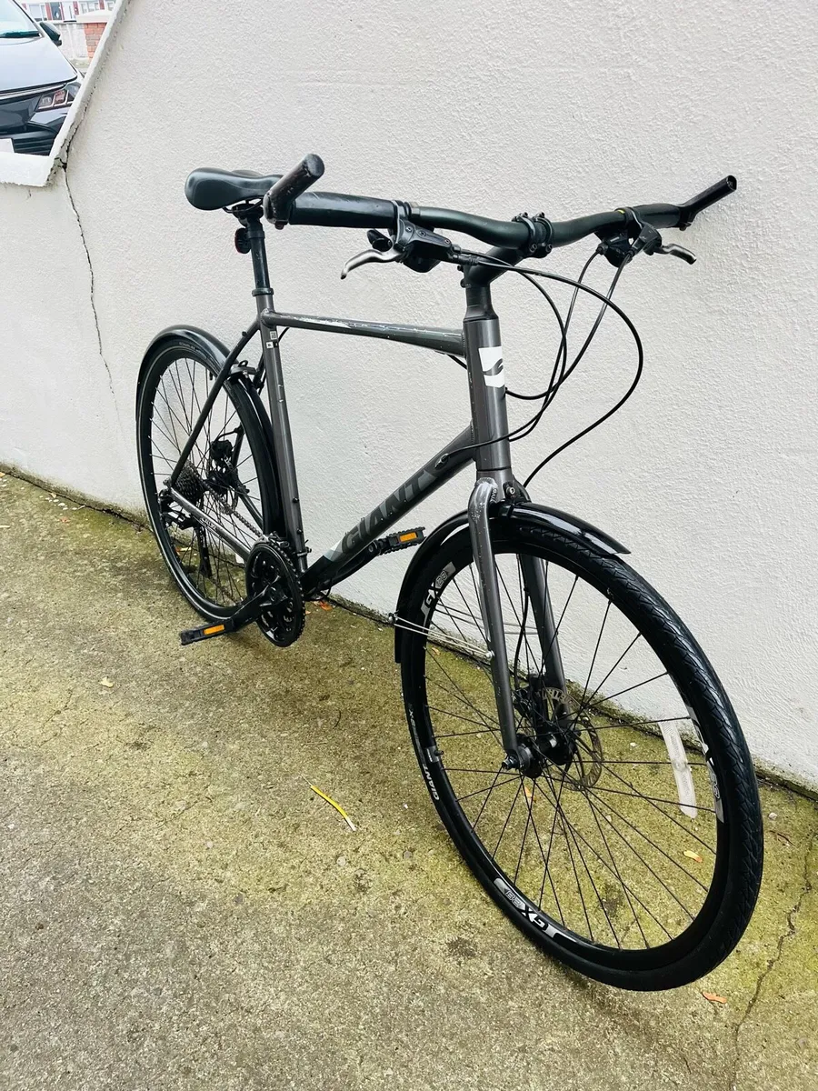 Giant escape 2 disc hybrid bike - Image 3