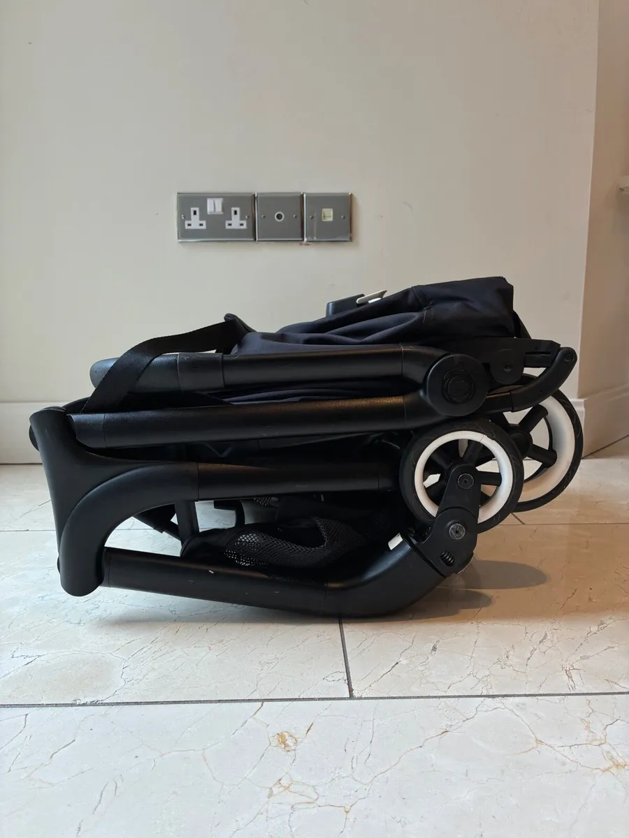 Bugaboo Butterfly - foldable pram - Image 2