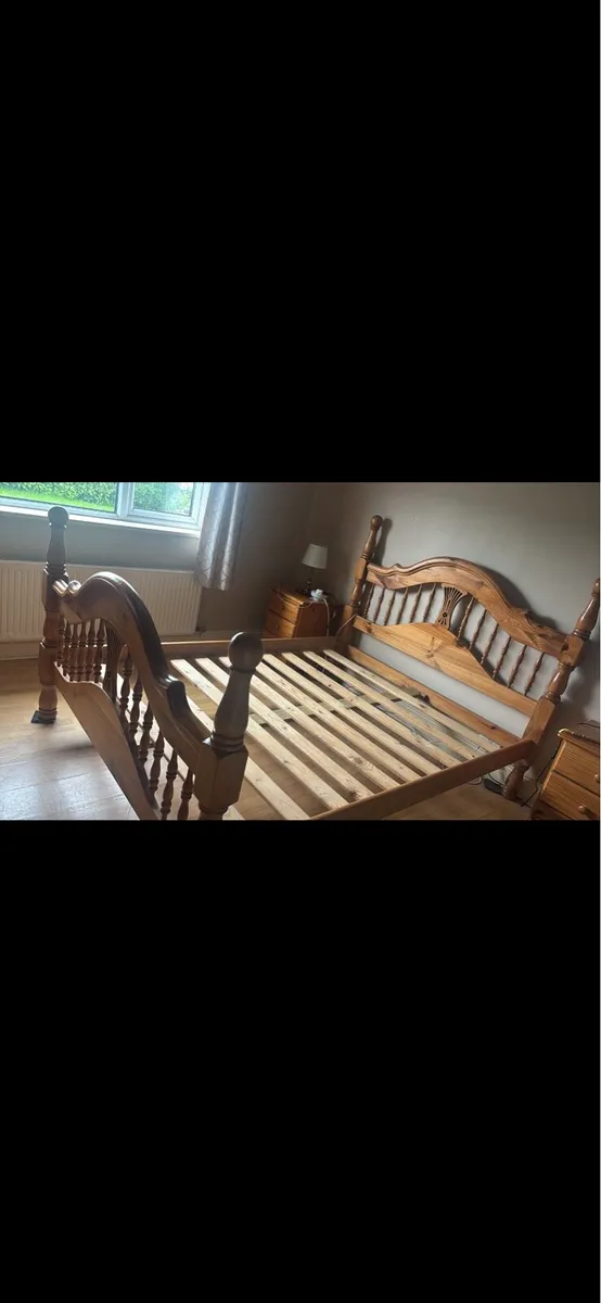 King size bed - Image 1