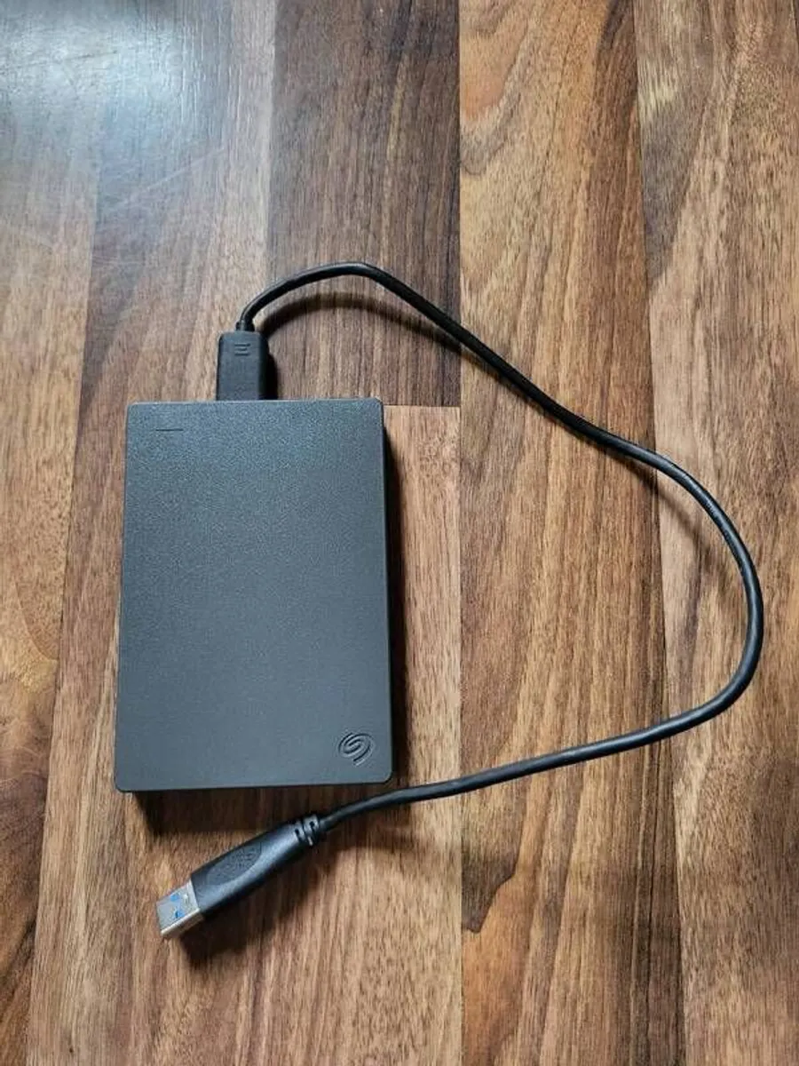 Seagate  Seagate USB 3.0 2TB External Basic Portable Hard Drive - Image 1