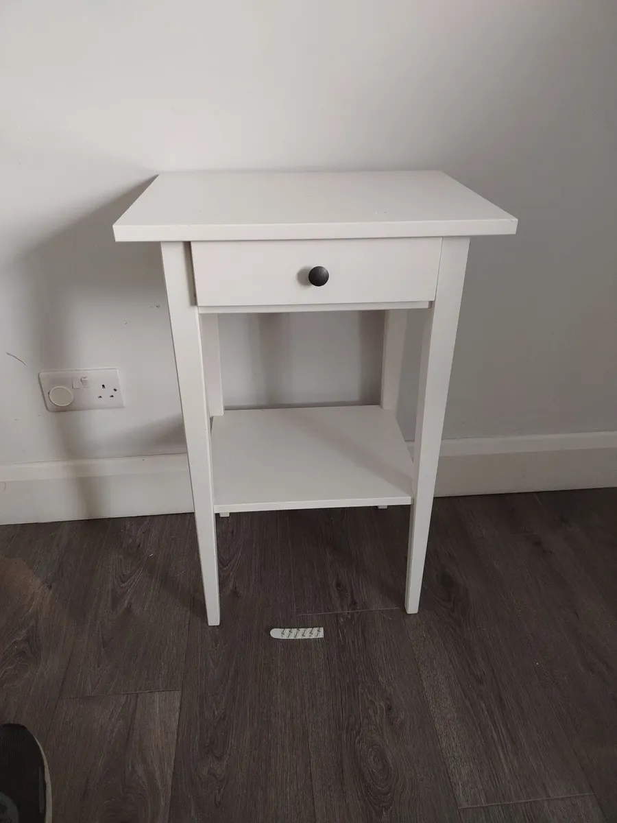 Bedside table