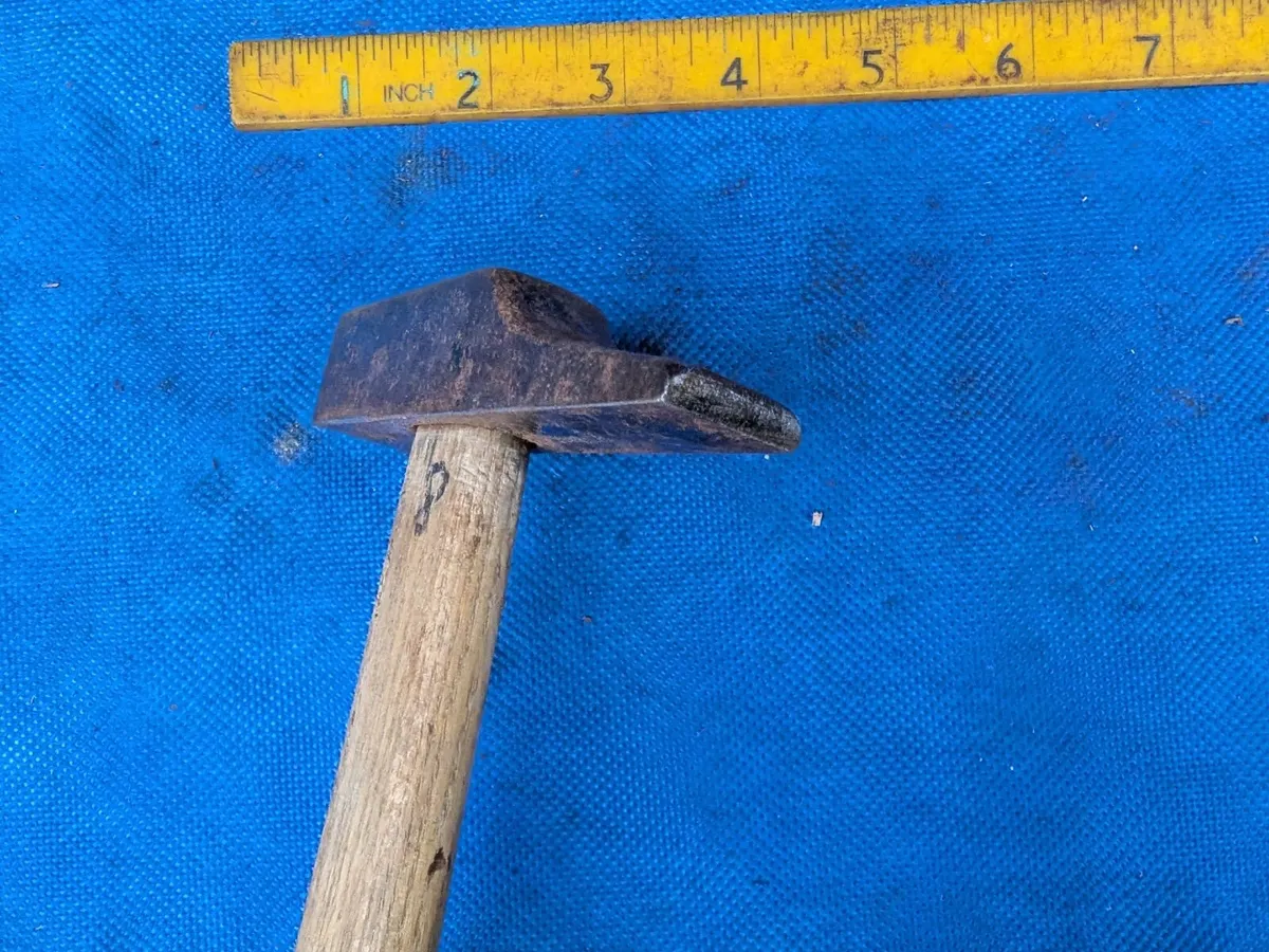 8oz Creasing Hammer - Image 4