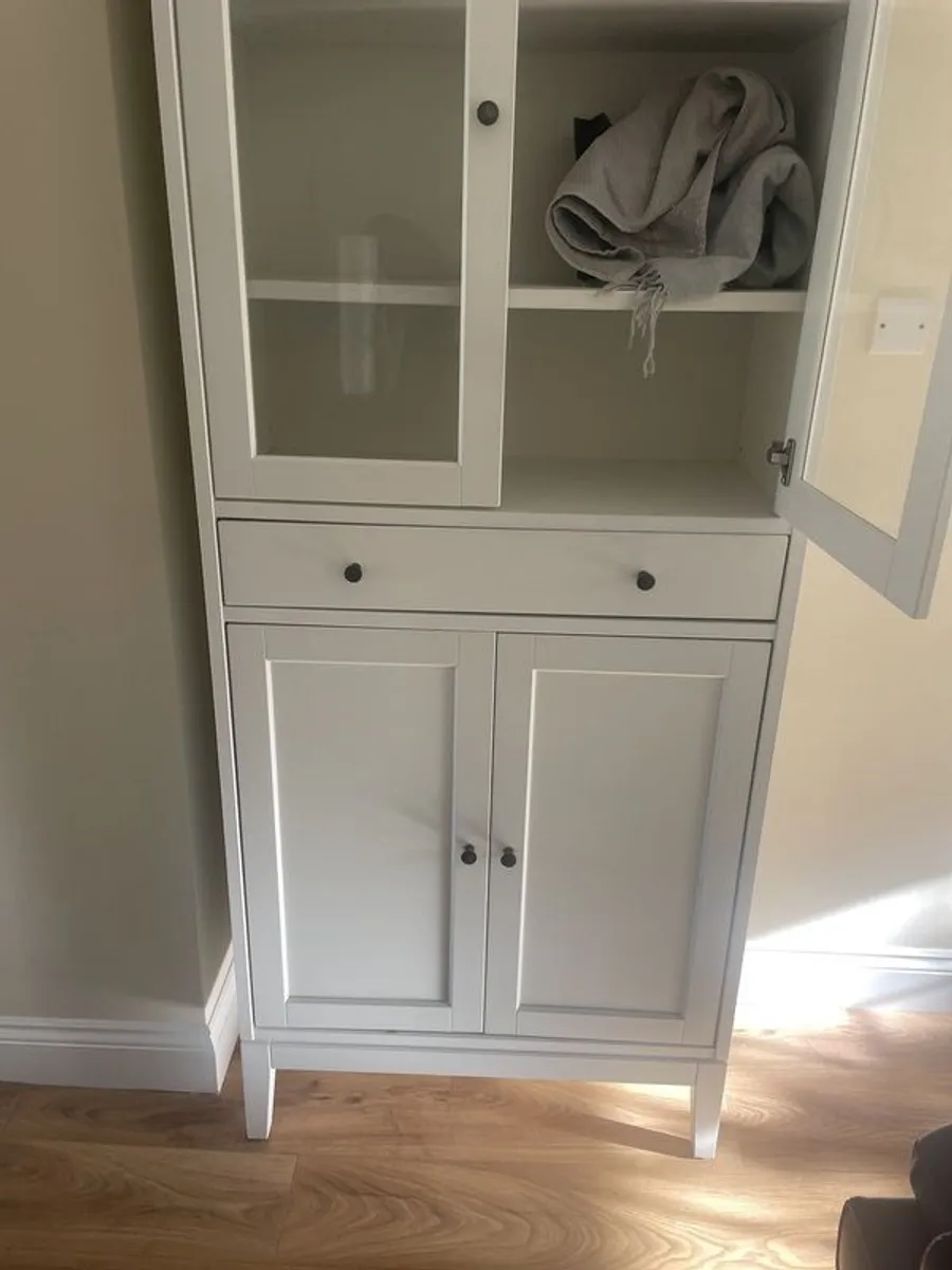 dresser - Image 1