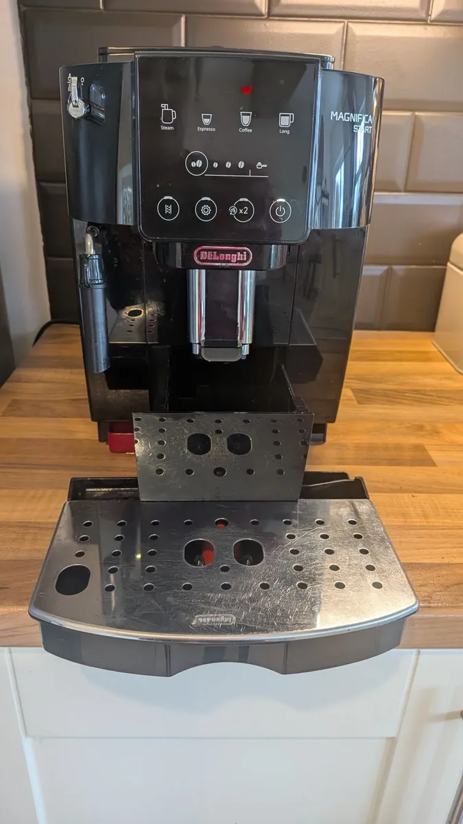 De'Longhi Magnifica Coffee Machine - Image 2