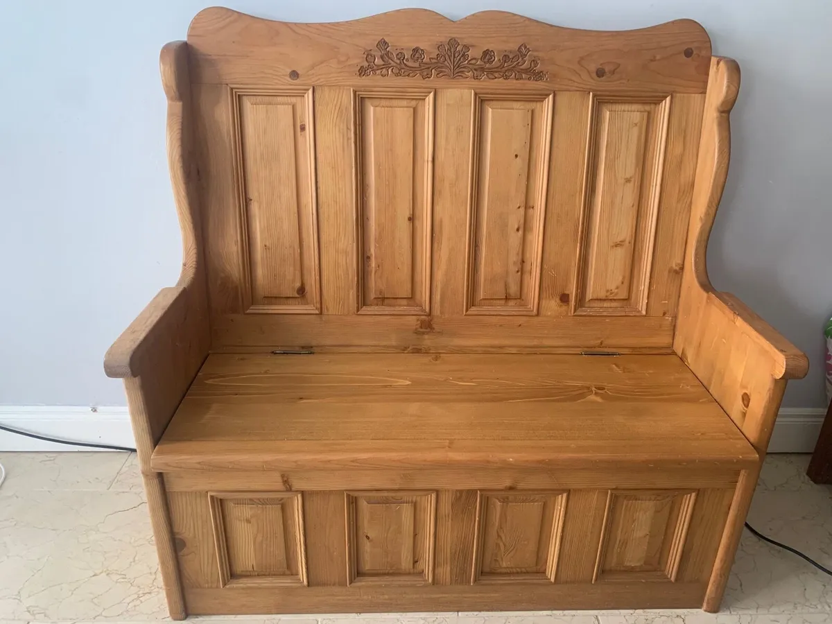 Seated bench with storage - Image 4