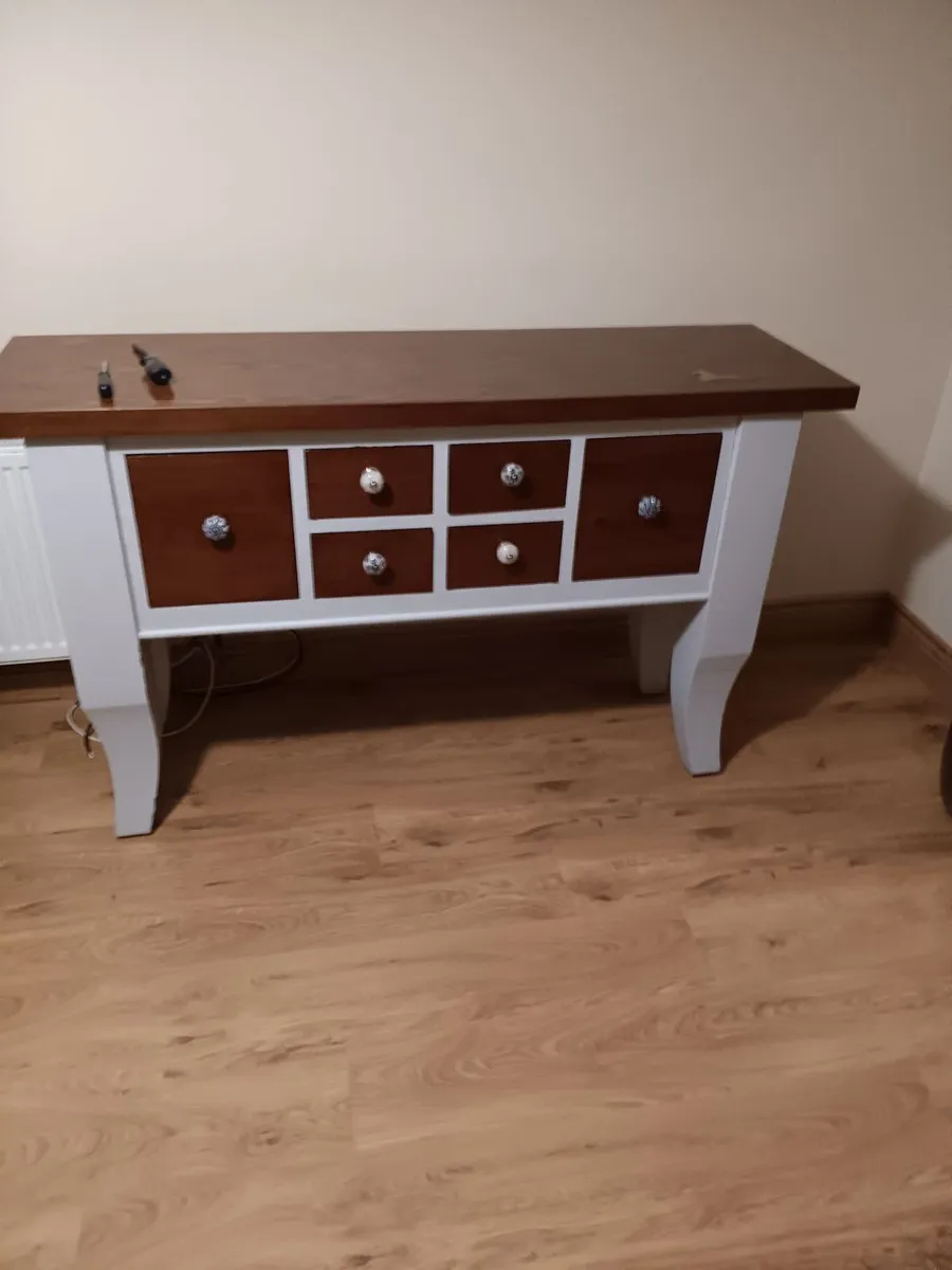Stylish Dresser and side table. - Image 1
