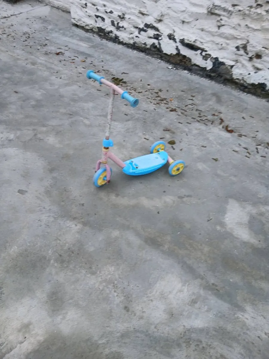 Toys - Image 3