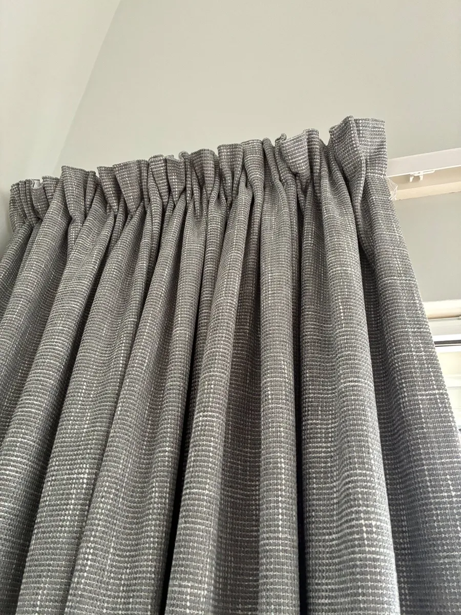 2 pairs of grey curtains 90 x 90 - Image 3