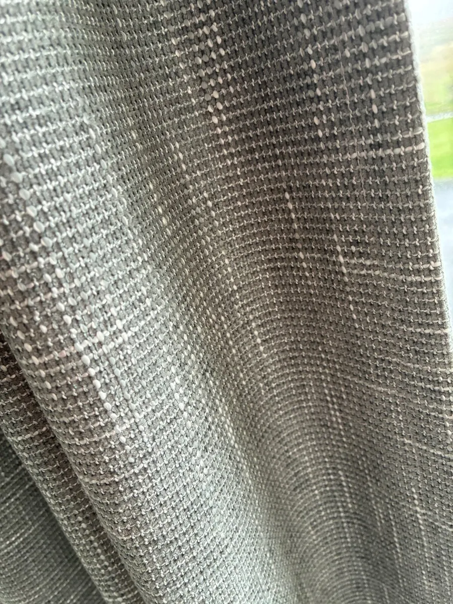 2 pairs of grey curtains 90 x 90 - Image 4