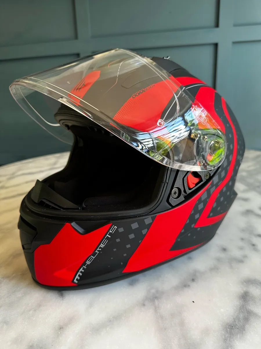 Full Face MT Motorcycle Helmet - Black/Red - Image 4
