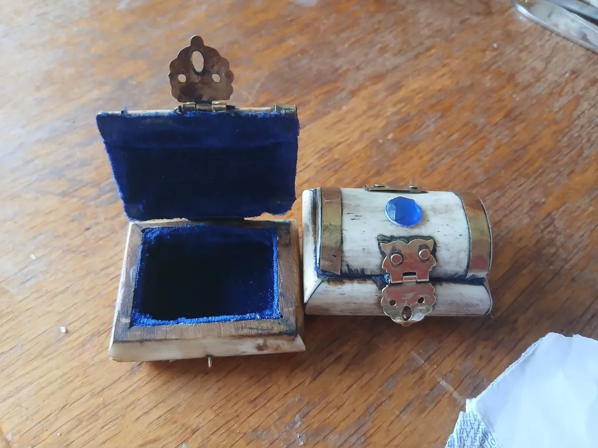 Vintage miniature trinket - Image 2