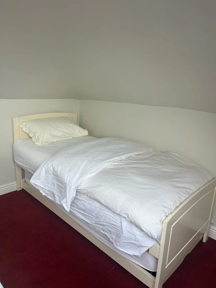 Large single trundle bed with mattress - Image 4