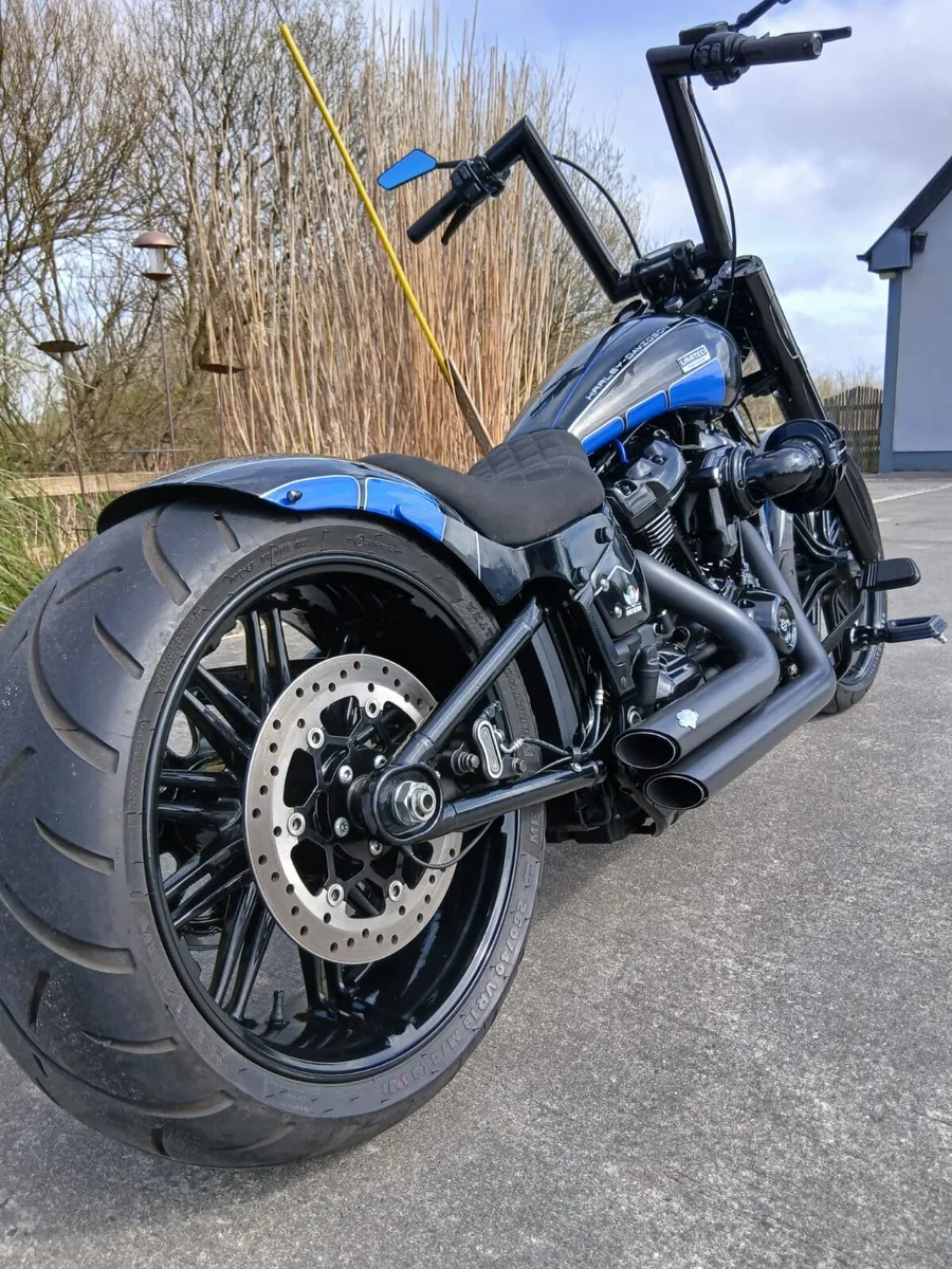 CUSTOM BREAKOUT - Image 1
