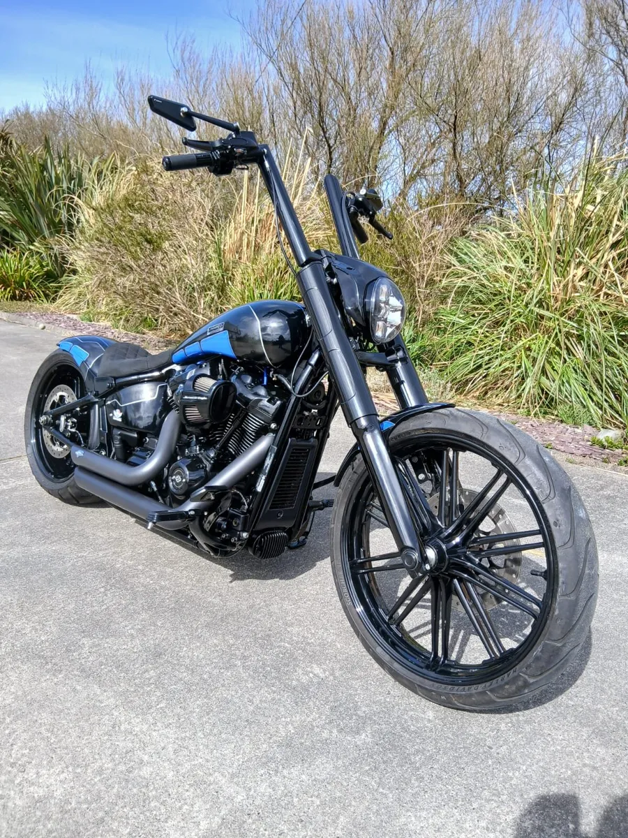 CUSTOM BREAKOUT - Image 4