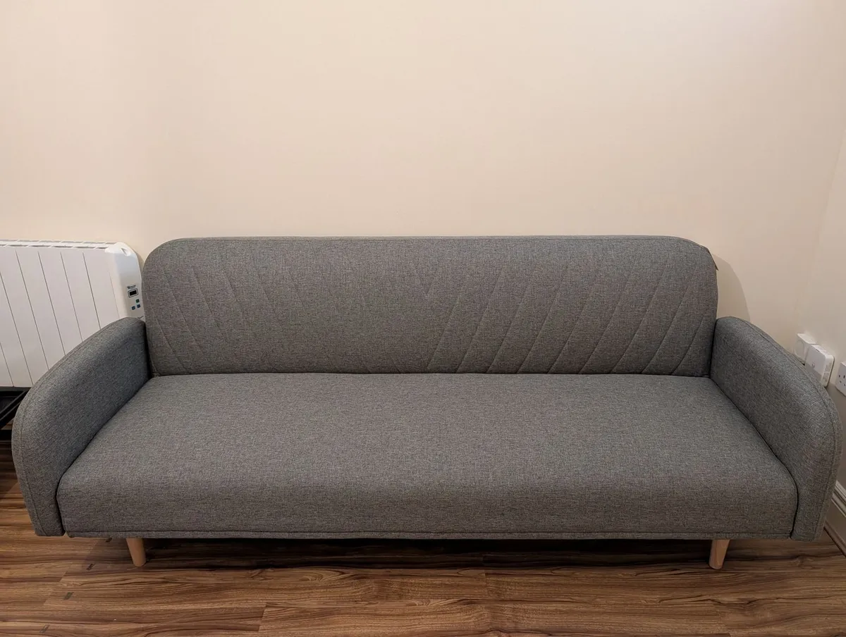3 seater sofa bed - Image 1